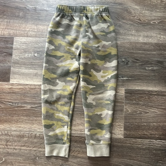 💥3/$15💥 Cat &Jack Camo Sweatpants - Picture 4 of 6